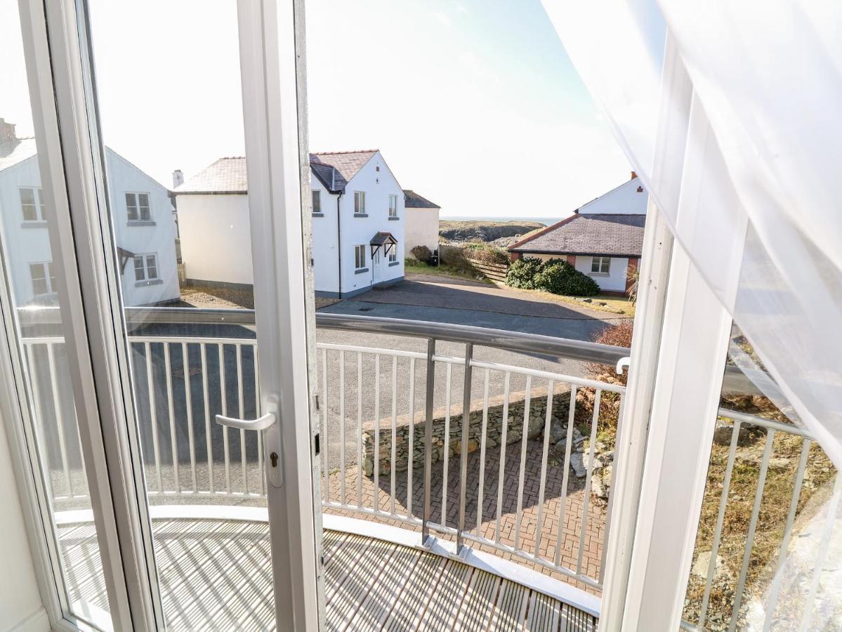 Bay View Villa Holyhead Exteriör bild